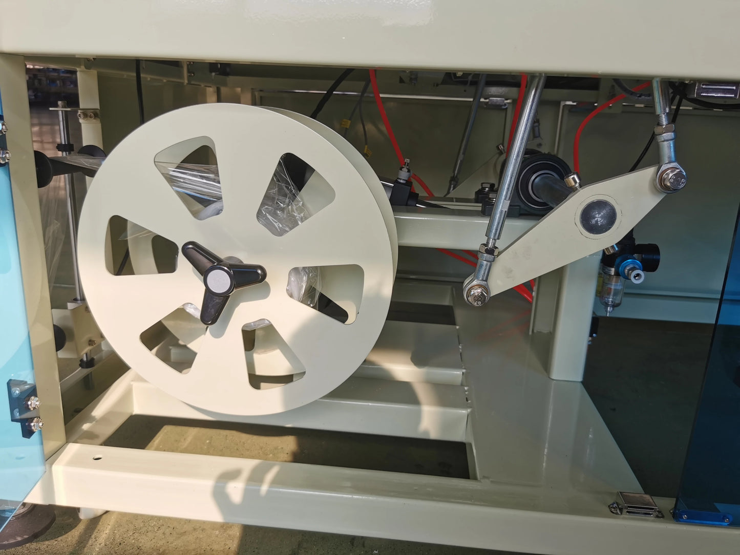 Hipac Newest Gift Carton Box Case Soap Egg Packing Plastic POF Film L Sealer Tunnel Wrapping Automatic Shrink Packaging Machine