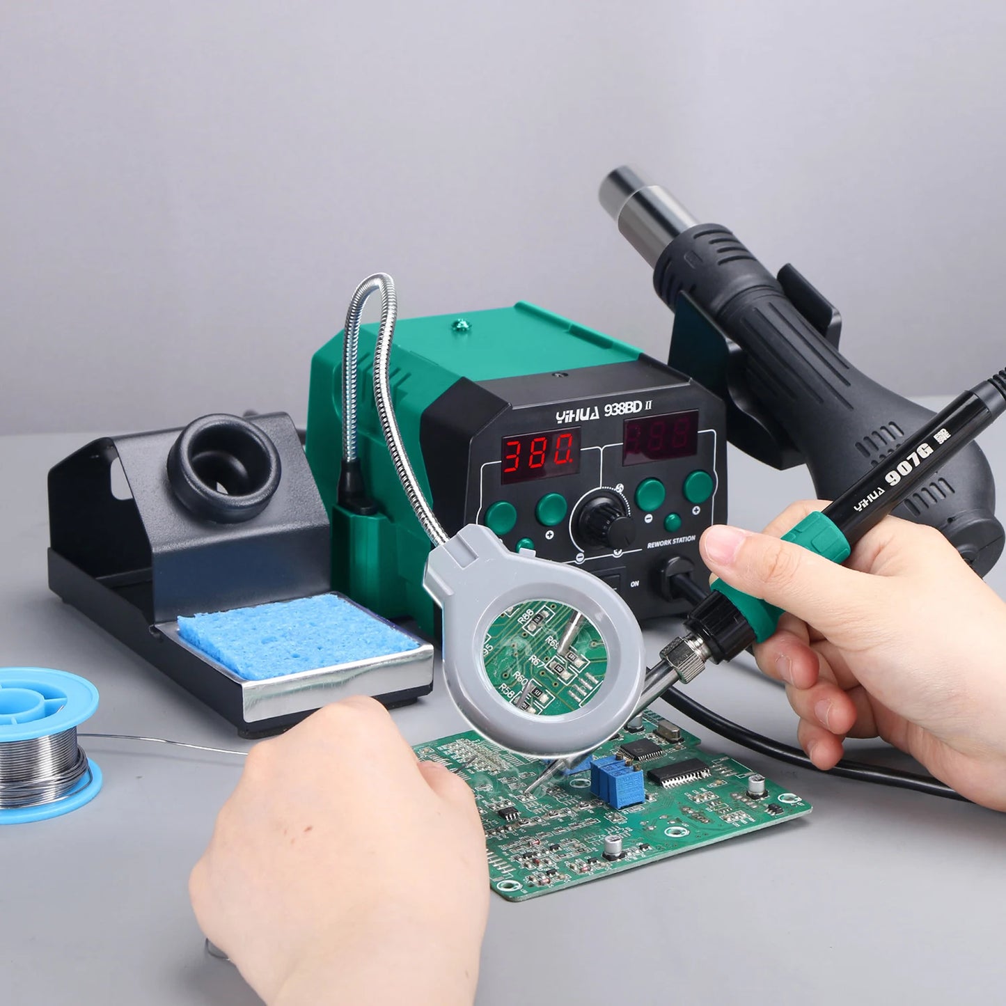 YIHUA 938BD-II 740W 2 in1 Soldering station with Hot Air handle And Soldering iron BGA Rework StationDesoldering Station LED Lam