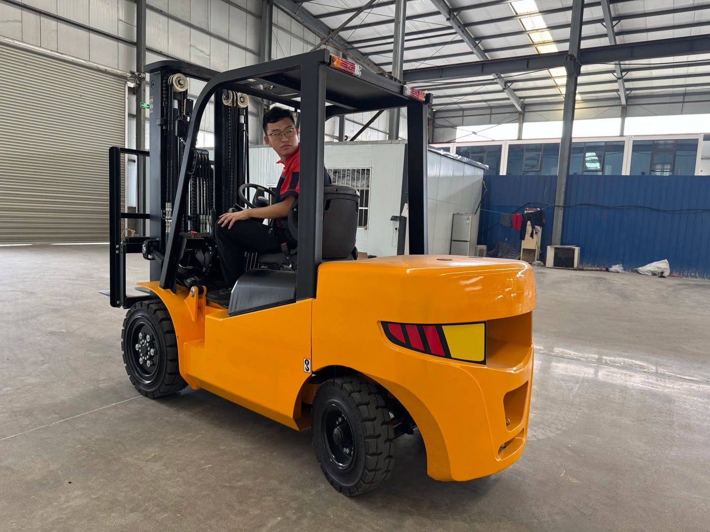 Mini forklift for fast delivery of earthmoving machinery engineering construction farm handling forklift