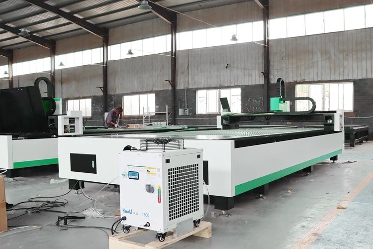 1500W 2000W 3KW Industrial CNC Laser Cutter Automatic Fiber Laser Cutting Machine For Metal Processing