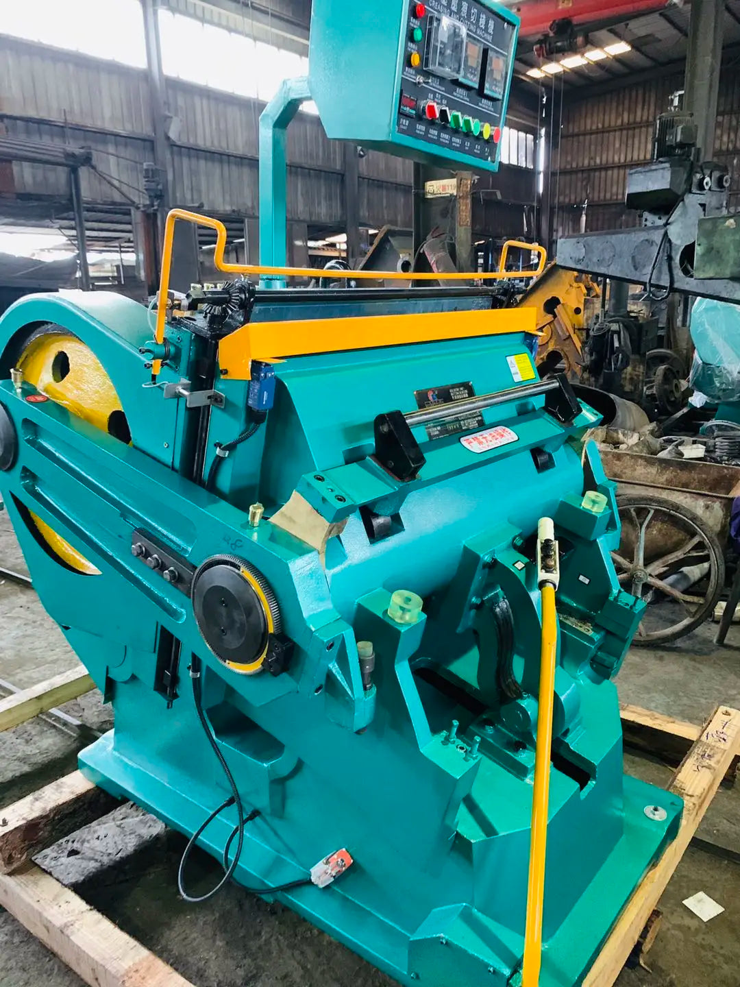 750-1200 All Size Automatic Flat Bed Label Paper Box Die Cutting Machine Carton Printing Slotting Die-cutting Creasing Machine