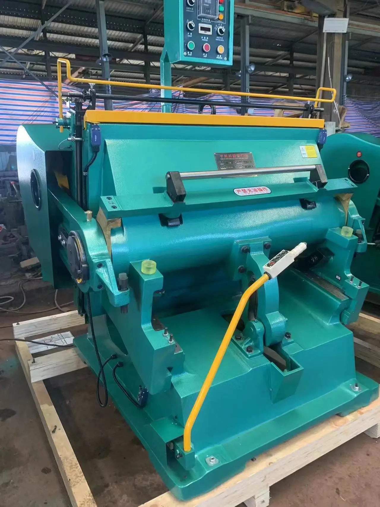 750-1200 All Size Automatic Flat Bed Label and Die Cutting Machine Pizza Box Making Machine for Craft