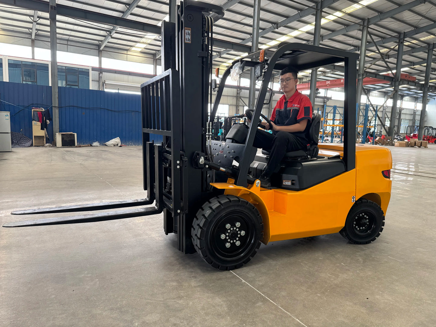 Mini forklift for fast delivery of earthmoving machinery engineering construction farm handling forklift